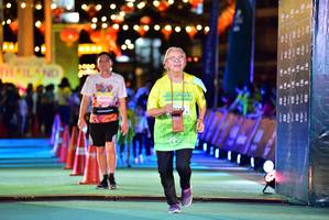 BIB: 1001001
                            <button type="button" onclick="openModal(21804402)" class="btn btn-primary btn-sm float-right btn-popup" data-toggle="modal" data-target=".modal-high-quality">
                        <i class="fas fa-shopping-cart"></i> Add to Cart
                    </button>
                                            <button type="button" onclick="isThisMe(21804402, true)" class="btn btn-success btn-sm float-right btn-popup btn-isme hidden" data-toggle="tooltip" data-placement="bottom" title="นี่คือรูปของคุณใช่ไหม คลิกที่นี่เพื่อเอาเข้าอัลบั้ม">
                        <i class="fas fa-plus"></i> Add to album
                    </button>
                    <button type="button" onclick="isThisMe(21804402, false)" class="btn btn-warning btn-sm float-right btn-popup btn-isnotme hidden">
                        <i class="fas fa-ban"></i> Remove from album
                    </button>